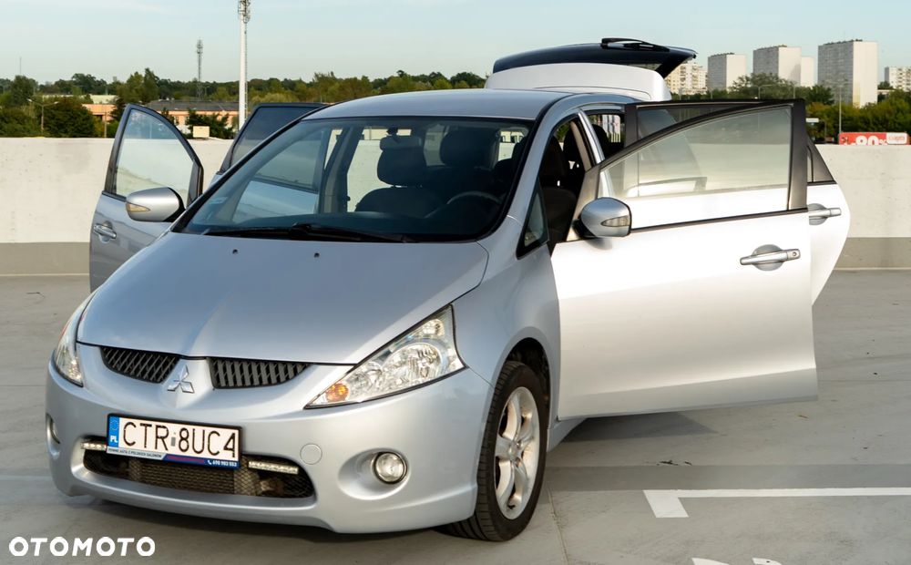 Mitsubishi Grandis 2.0 DI-D 6-Sitzer Intense - 6