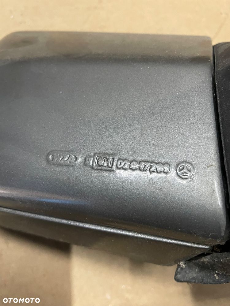 MERCEDES 124 maska Grill atrapa drzwi - 22