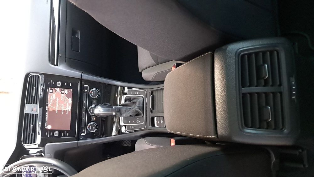 VW Golf 1.5 eTSI R-Line DSG - 27