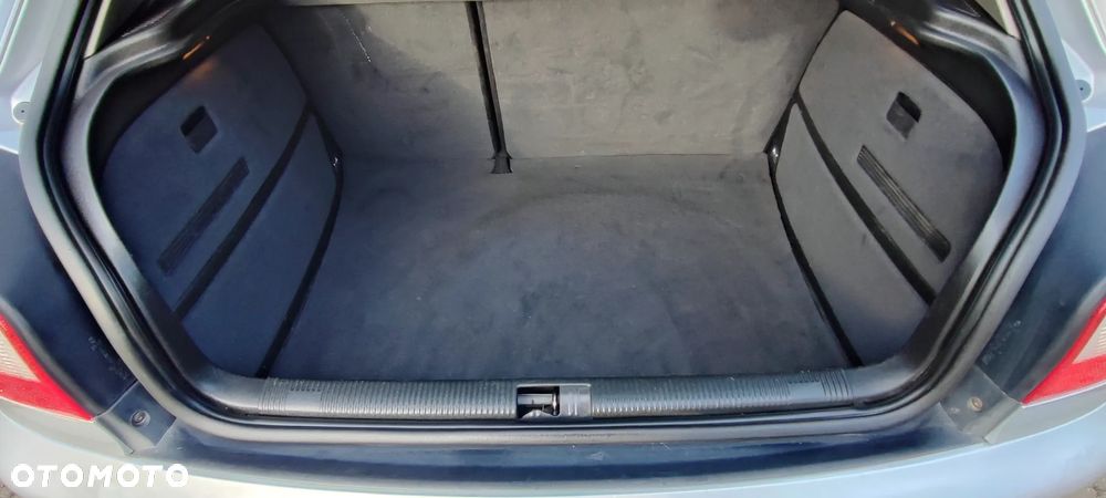 Audi A3 3-drzwiowe 1.6 Ambiente - 17