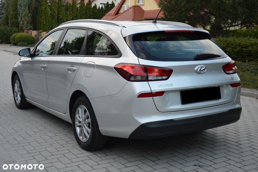 Hyundai i30 1.0 T-GDI Connect & Go - 7