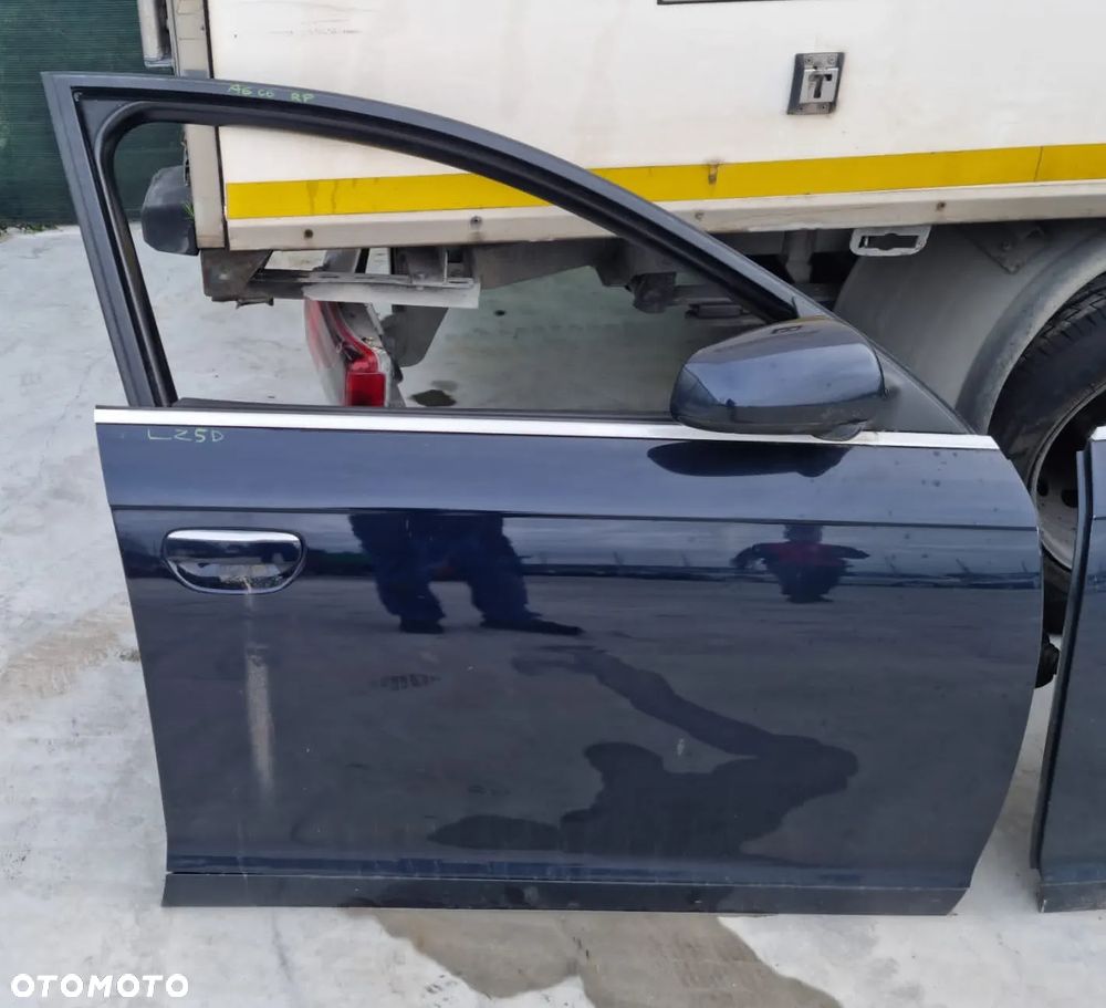 Drzwi AUDI A6 C6  prawy przod  sedan LZ5D - 1
