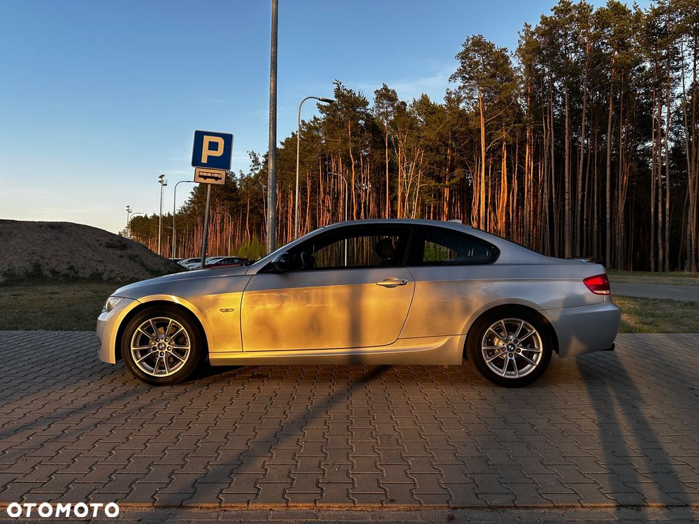 BMW Seria 3 320i - 5