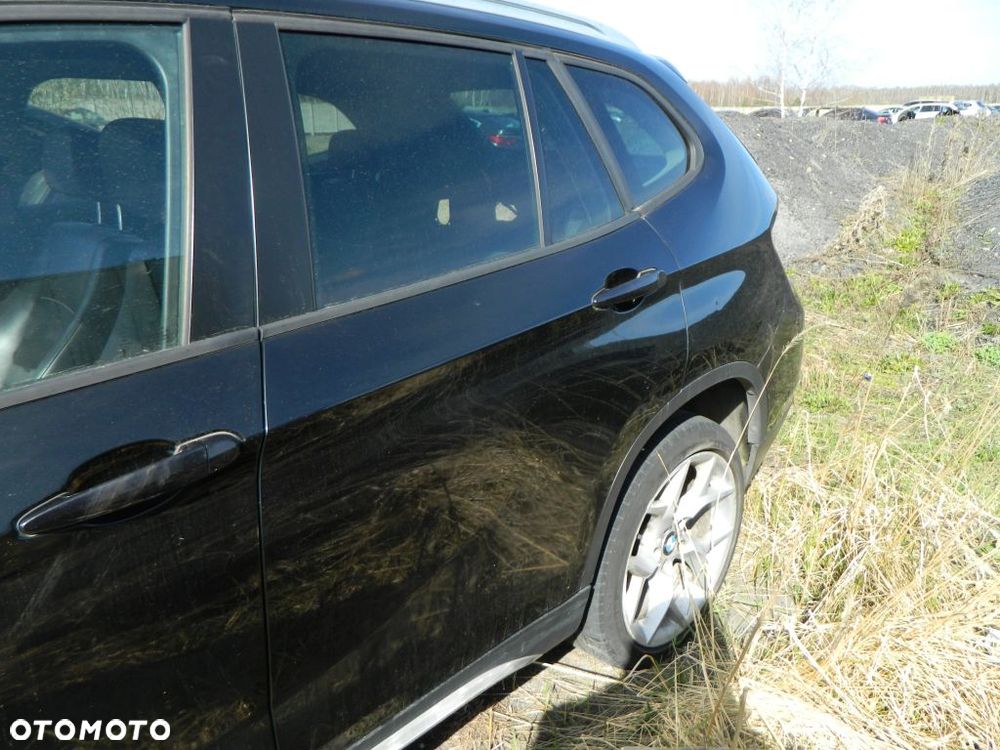 BMW X1 E84 LCI 2013 Black Sapphire Metallic 475 NA CZĘŚCI - 11