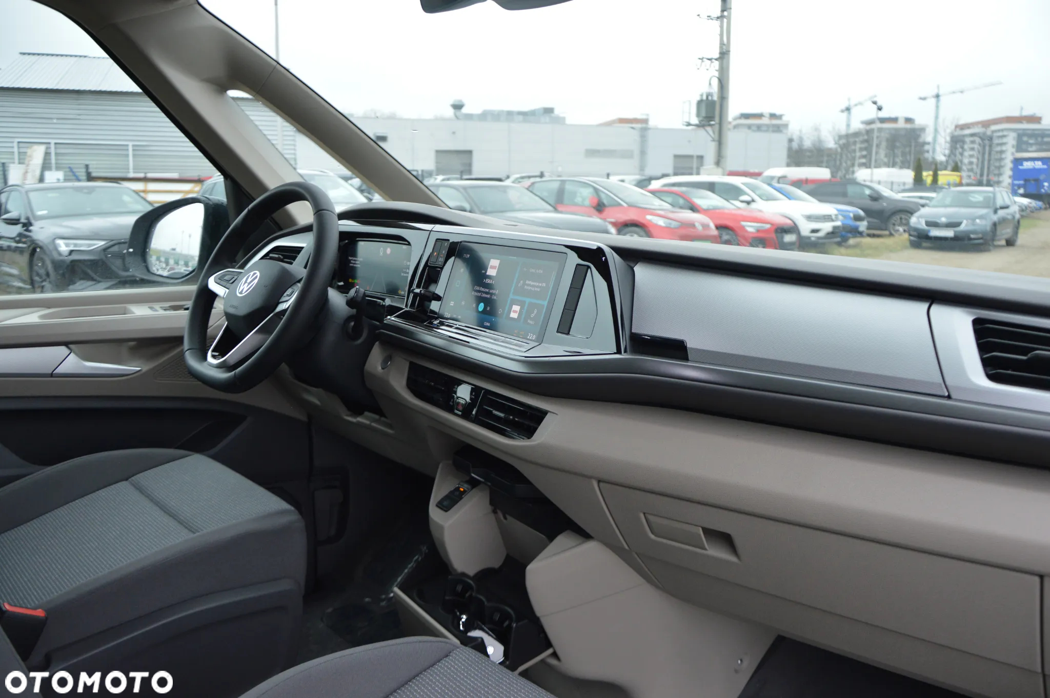 Volkswagen Multivan - 13