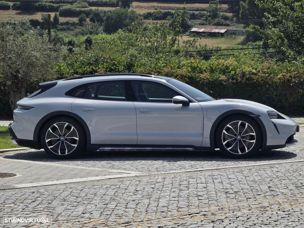 Porsche Taycan Cross Turismo 4S - 7