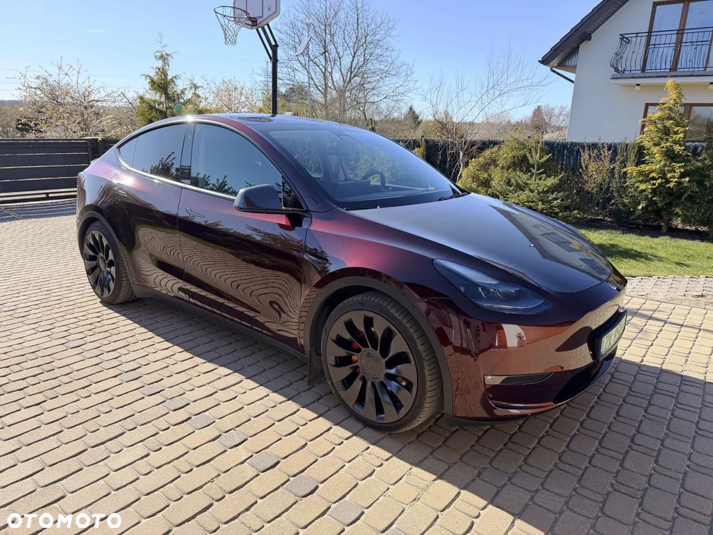 Tesla Model Y - 1