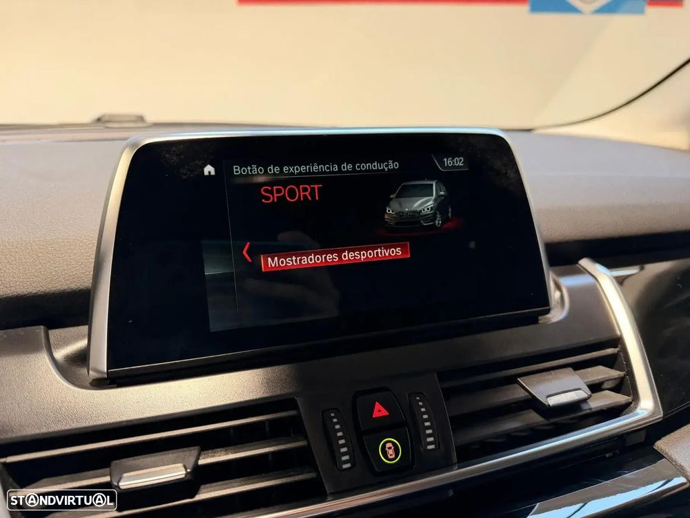 BMW 216 Active Tourer d Line Sport Auto — fotografia 18