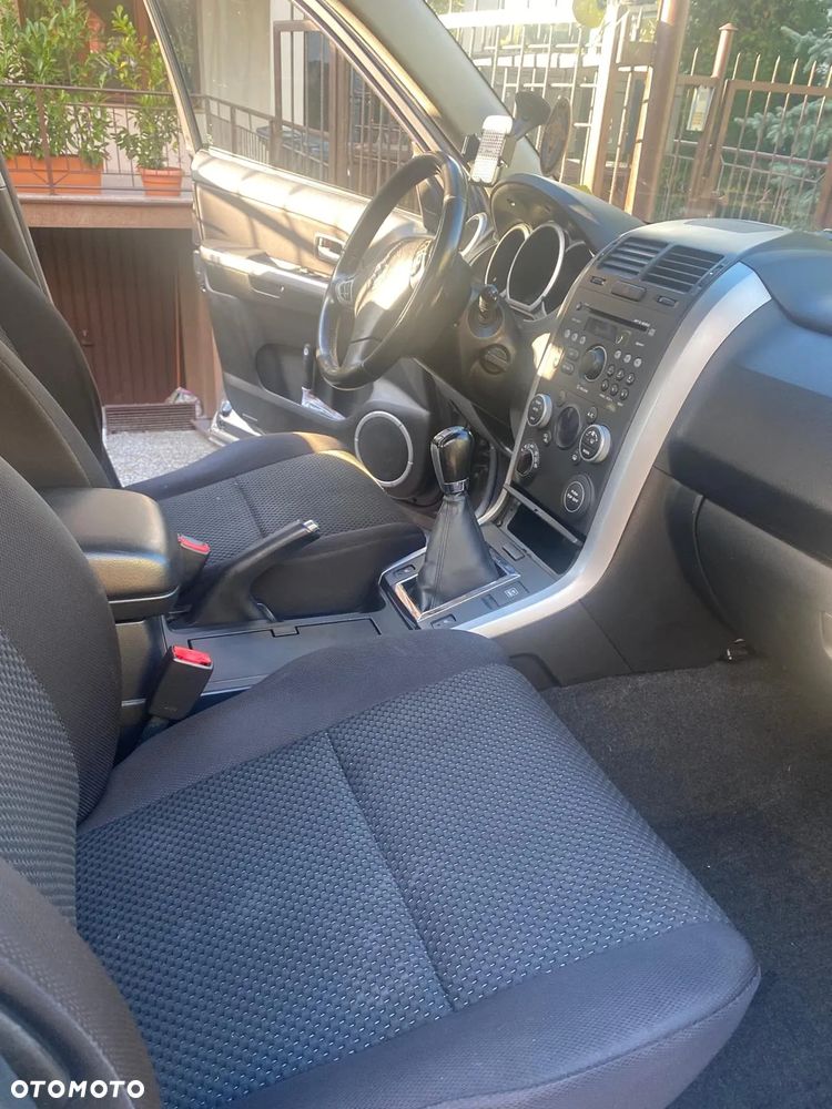 Suzuki Grand Vitara 2.4 De Luxe - 3