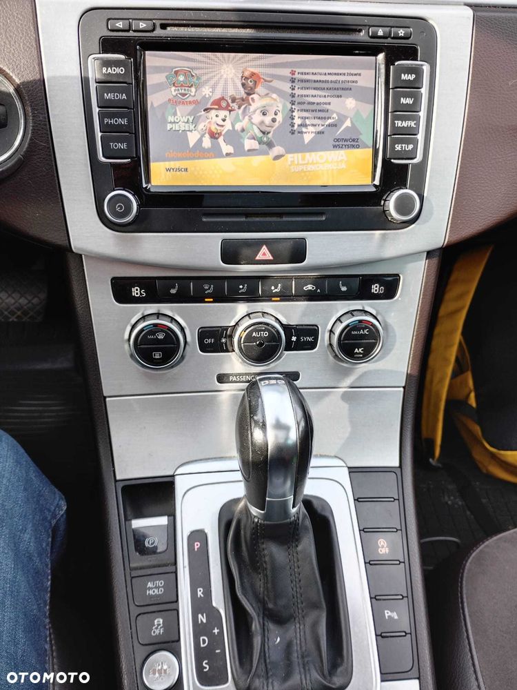 Volkswagen Passat - 8