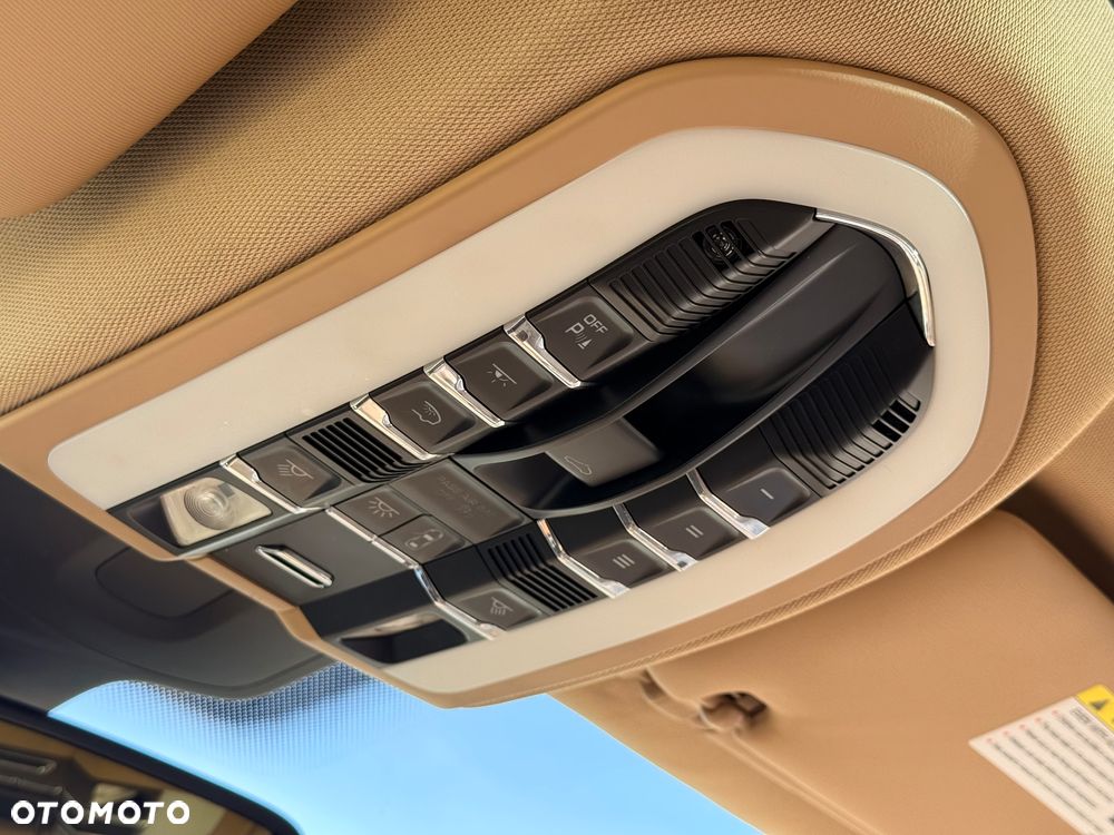Porsche Cayenne S Tiptronic S - 21