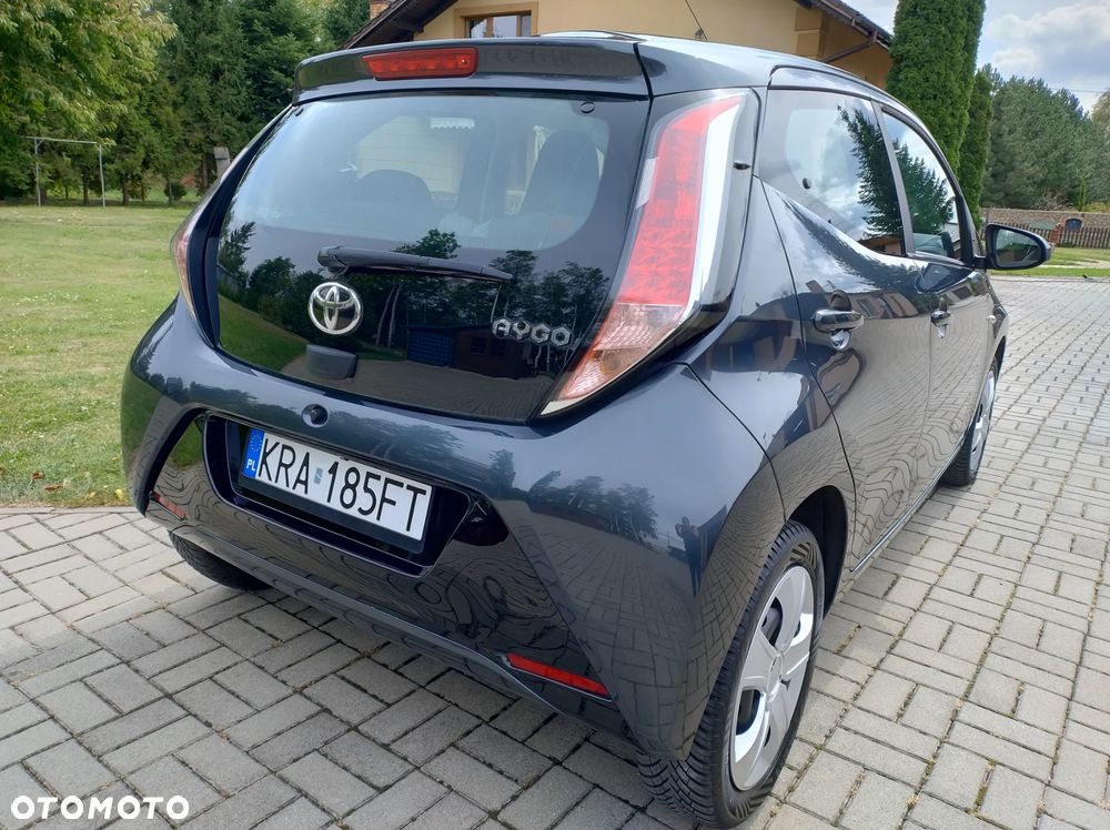 Toyota Aygo x-clusiv - 8
