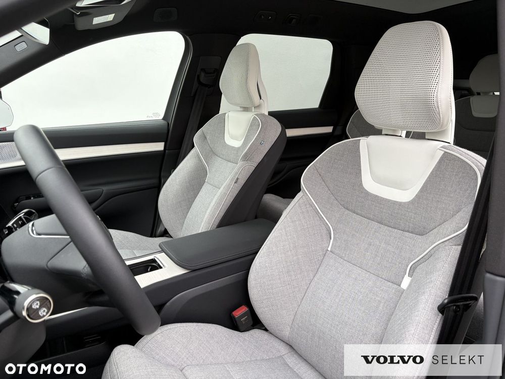 Volvo EX90 - 11