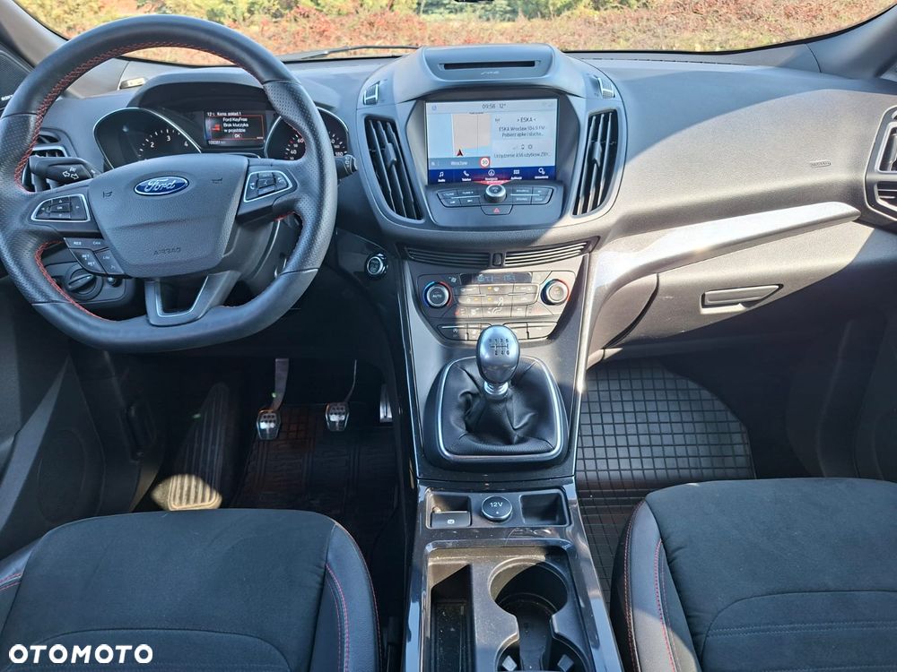 Ford Kuga 2.0 TDCi 4x2 ST-Line - 24