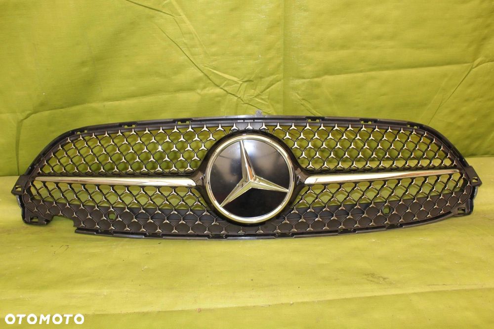 Atrapa Grill Mercedes C Klasa A206 888 2100 AMG Diamond - 1