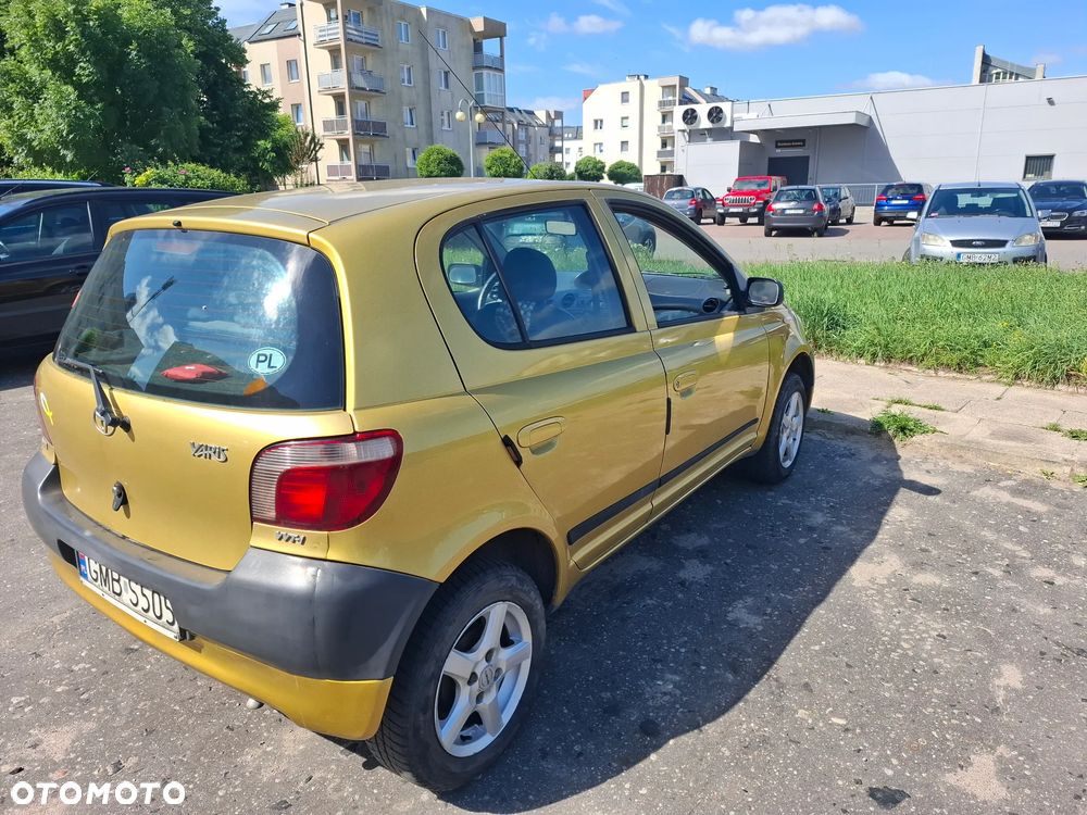 Toyota Yaris 1.0 Base - 6
