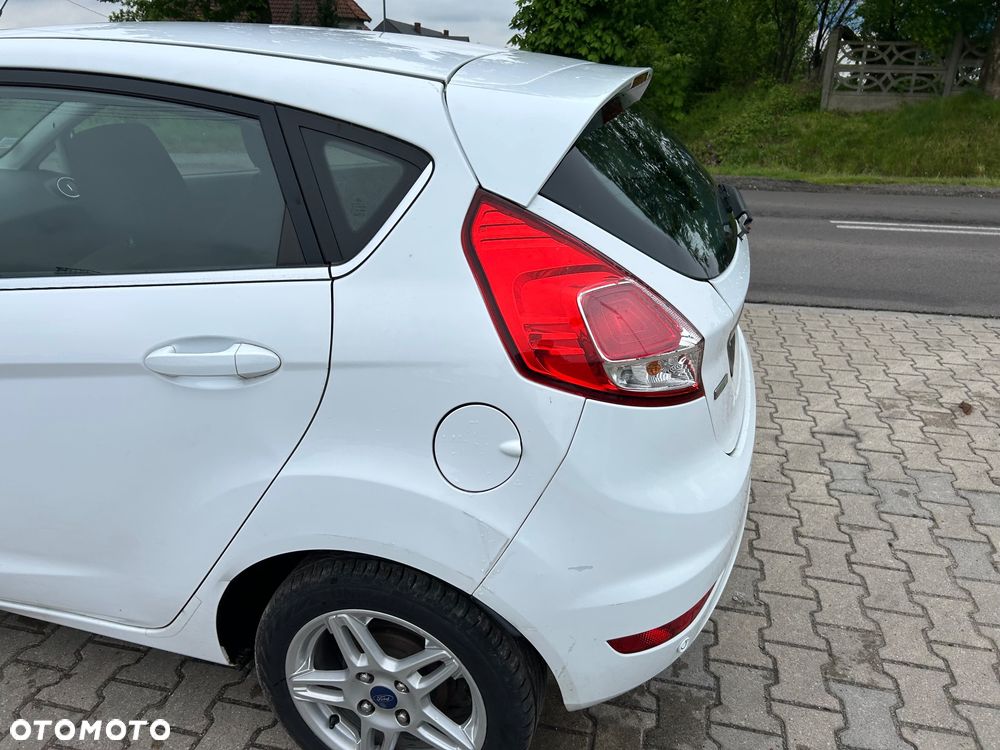 Ford Fiesta - 24