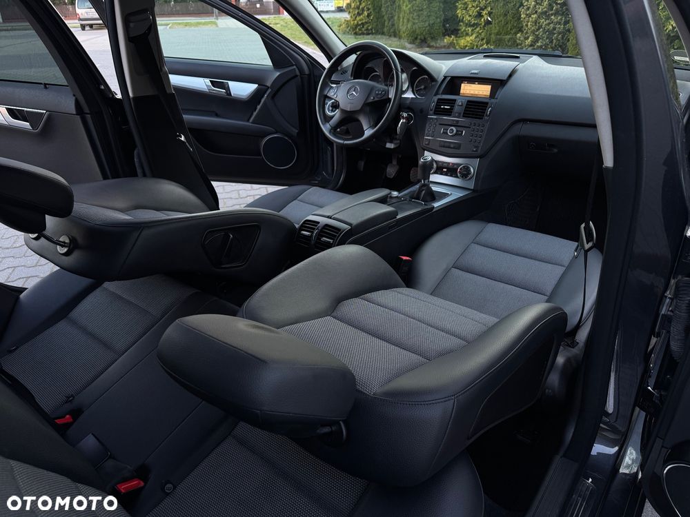 Mercedes-Benz Klasa C 180 Kompressor BlueEFFICIENCY Avantgarde - 25