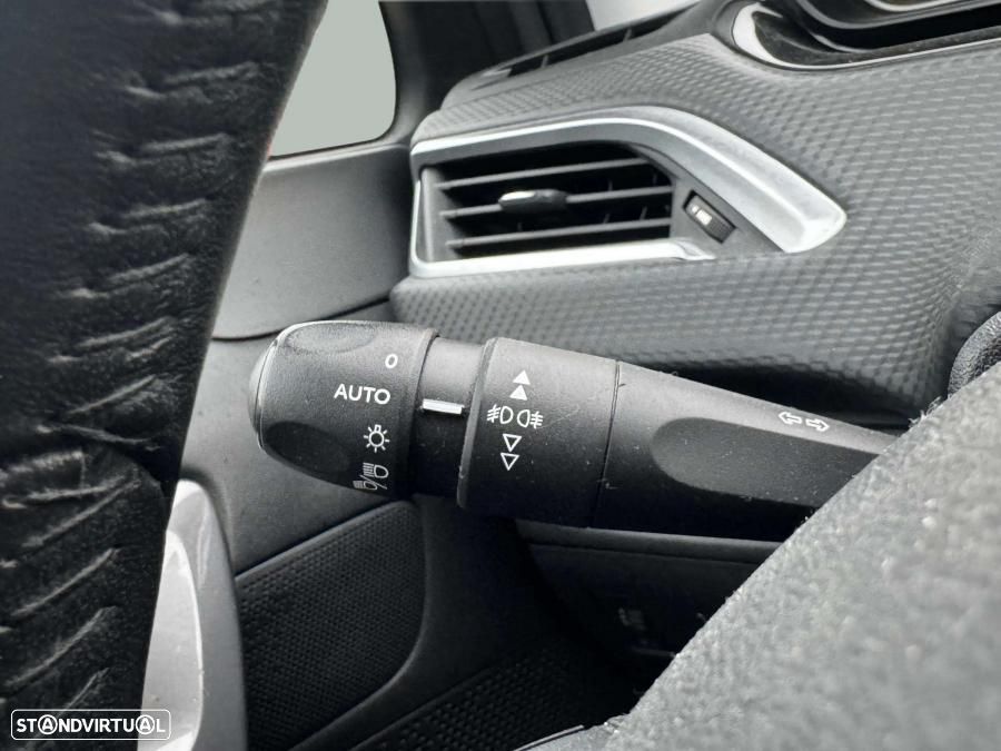 Peugeot 2008 1.2 PureTech Style - 18