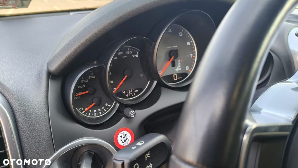 Porsche Cayenne S - 20