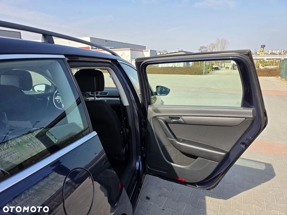Volkswagen Passat 1.4 TSI DSG BlueMotion Technology Business Edition - 9