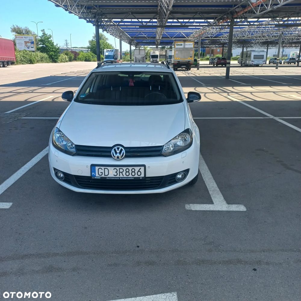 Volkswagen Golf - 1