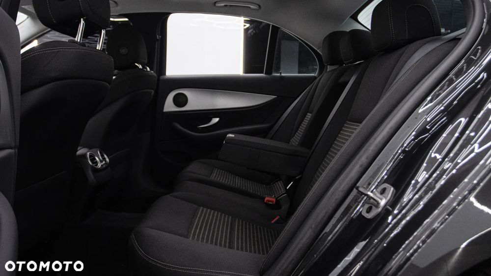 Mercedes-Benz Klasa E 300 Avantgarde - 19