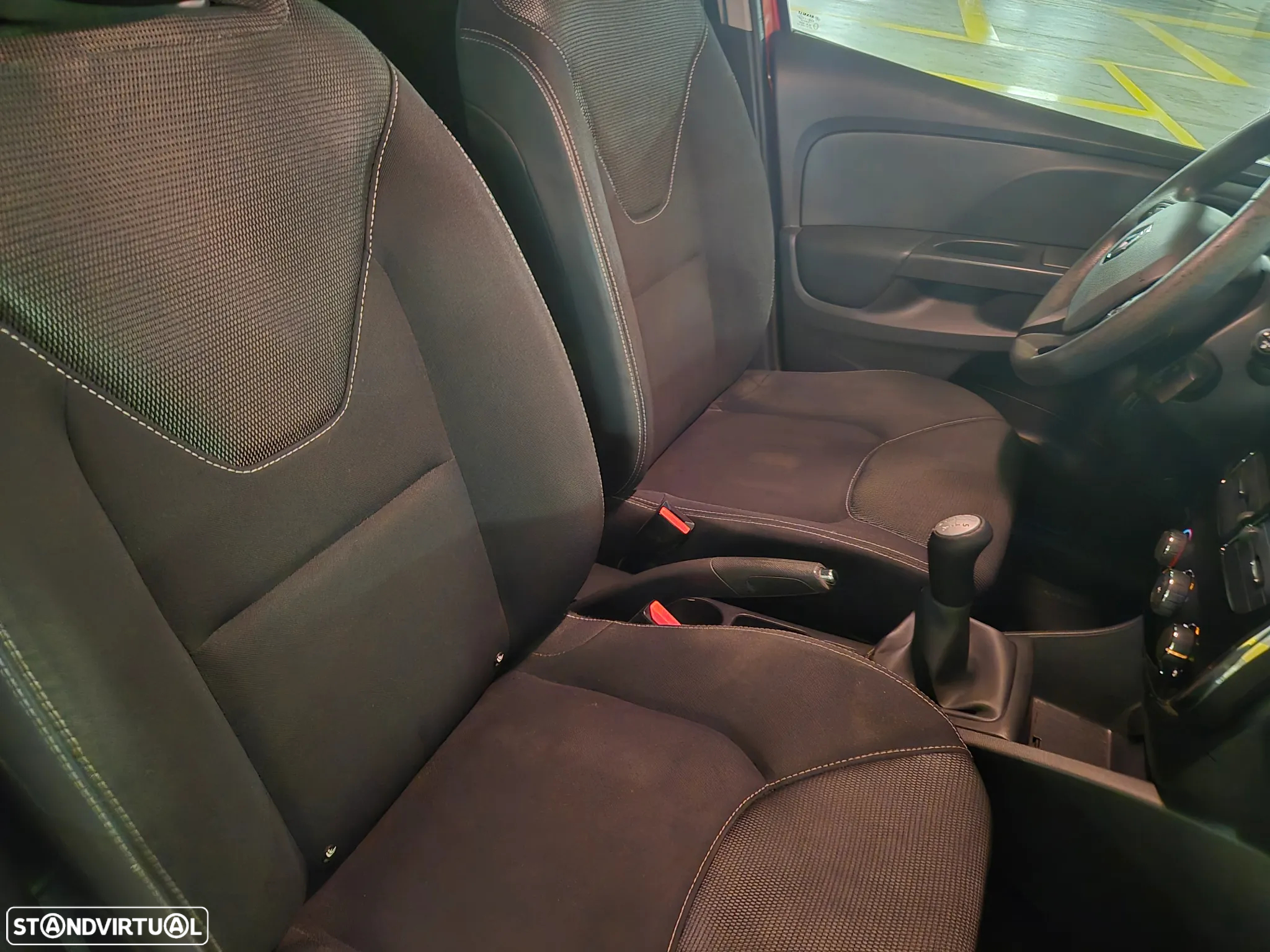 Renault Clio Sport Tourer 0.9 TCE Dynamique S - 27