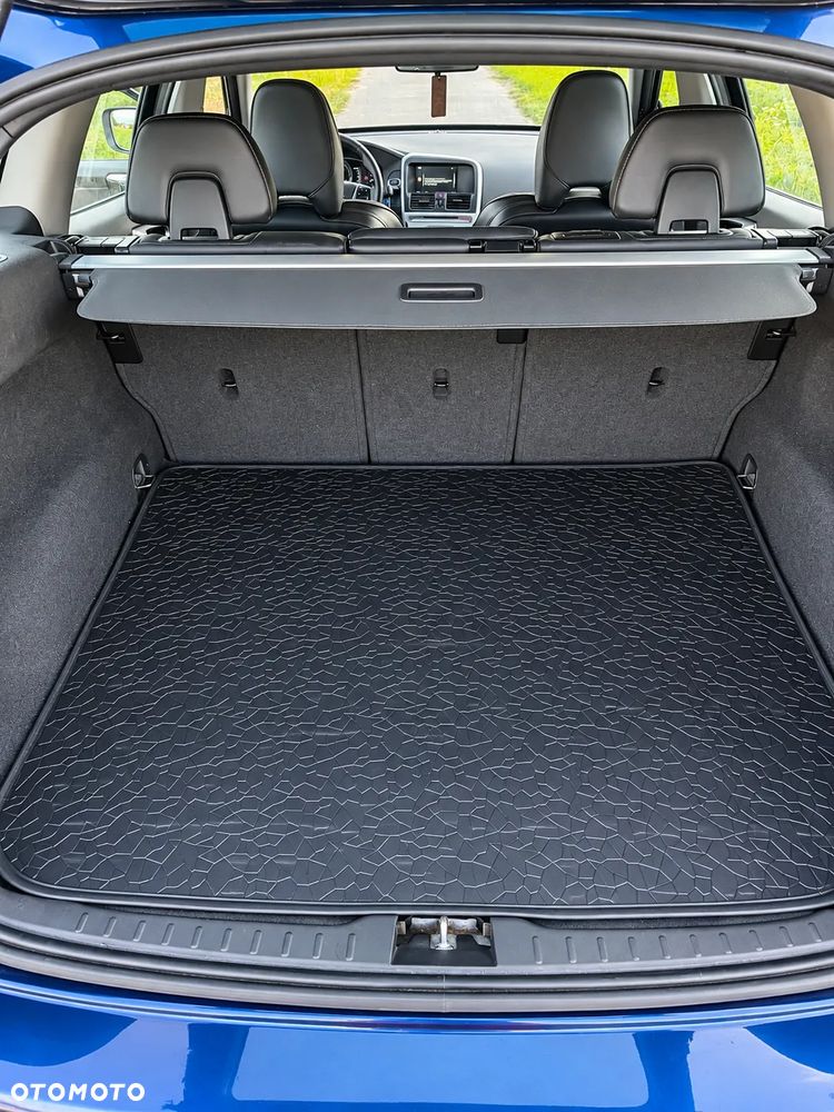 Volvo XC 60 D4 Drive-E Ocean Race - 13