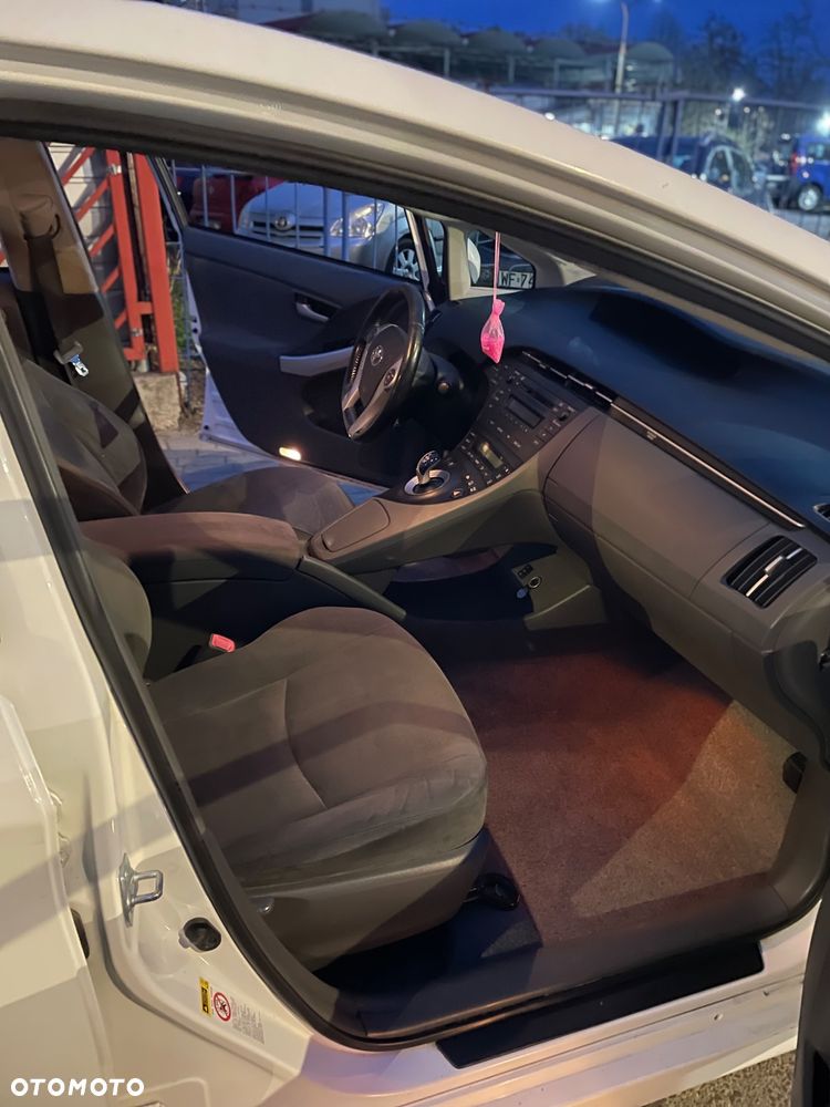 Toyota Prius - 5