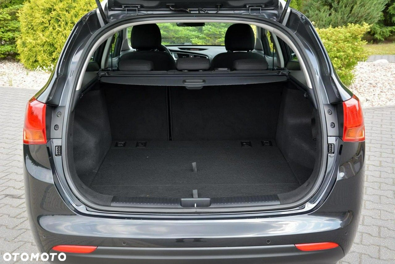 Kia Ceed 1.6 GDI ISG SW Platinum Edition - 33