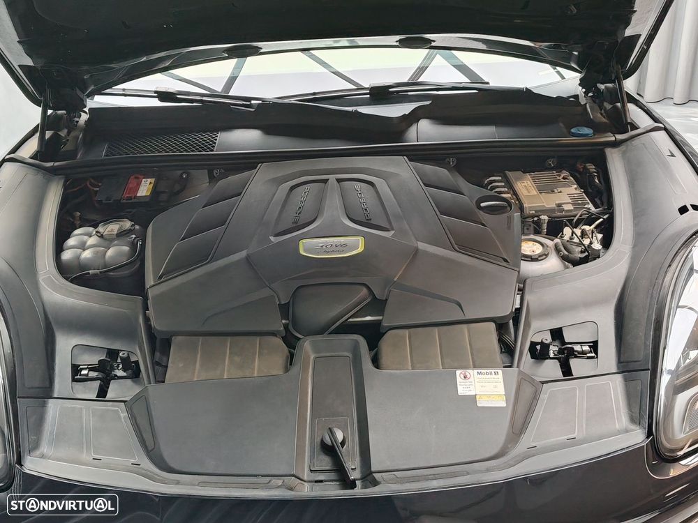 Porsche Cayenne Coupé E-Hybrid - 30