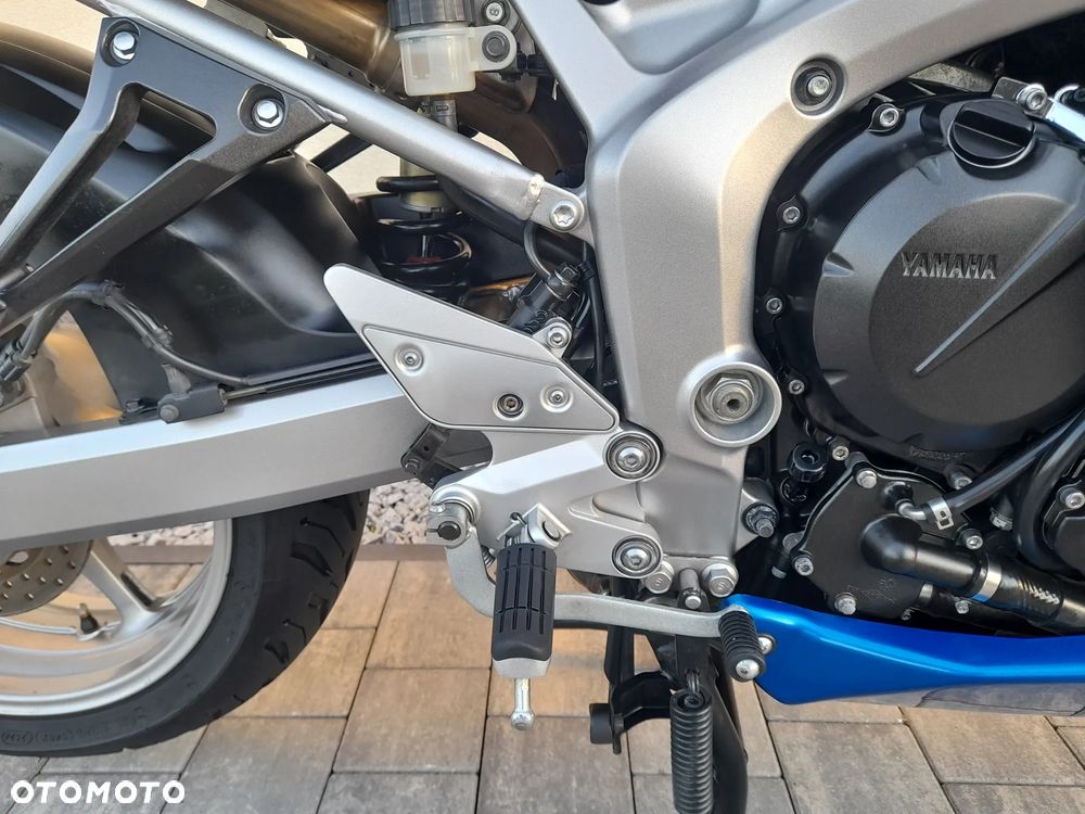 Yamaha FZ6 - 16