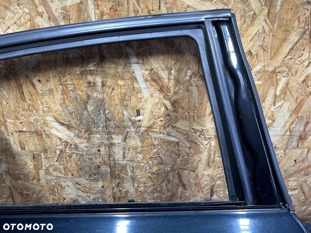 bmw 1 e81 e87 2010 tył strona prawa drzwi tylne 475/9 black sapphire - 3