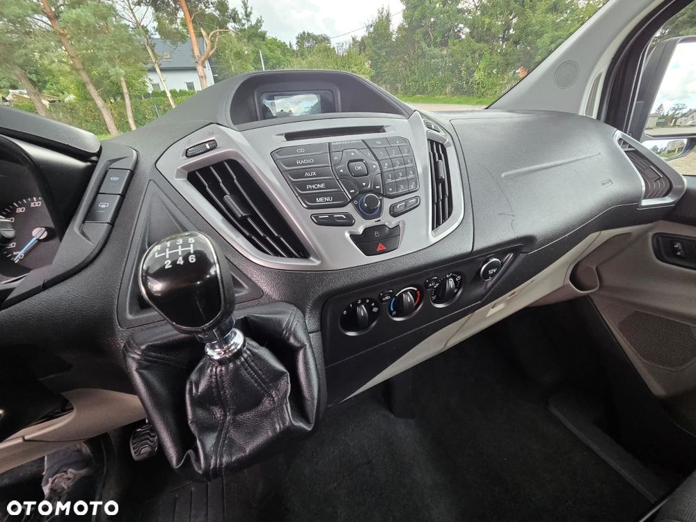 Ford Tourneo Custom - 16