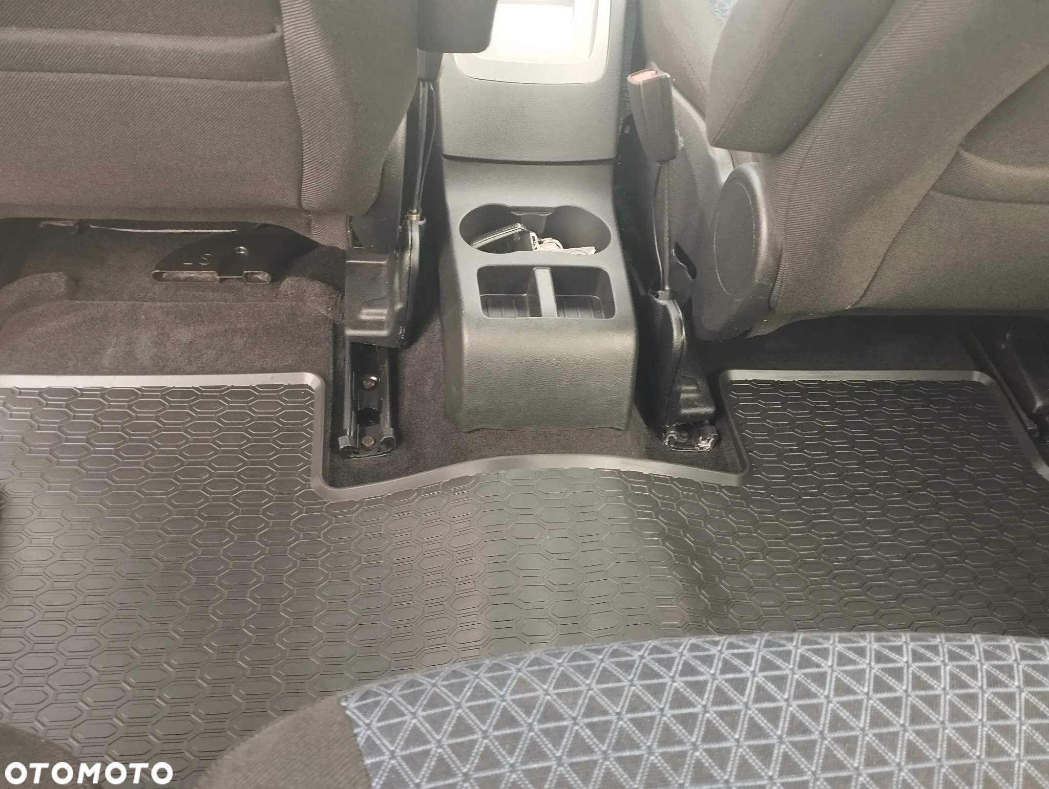 Ford Galaxy 2.0 Ambiente - 8