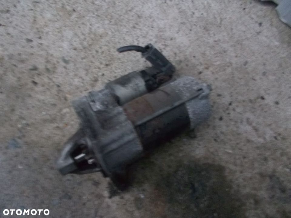 ROZRUSZNIK TOYOTA YARIS II 1.8 28100-37020 - 2