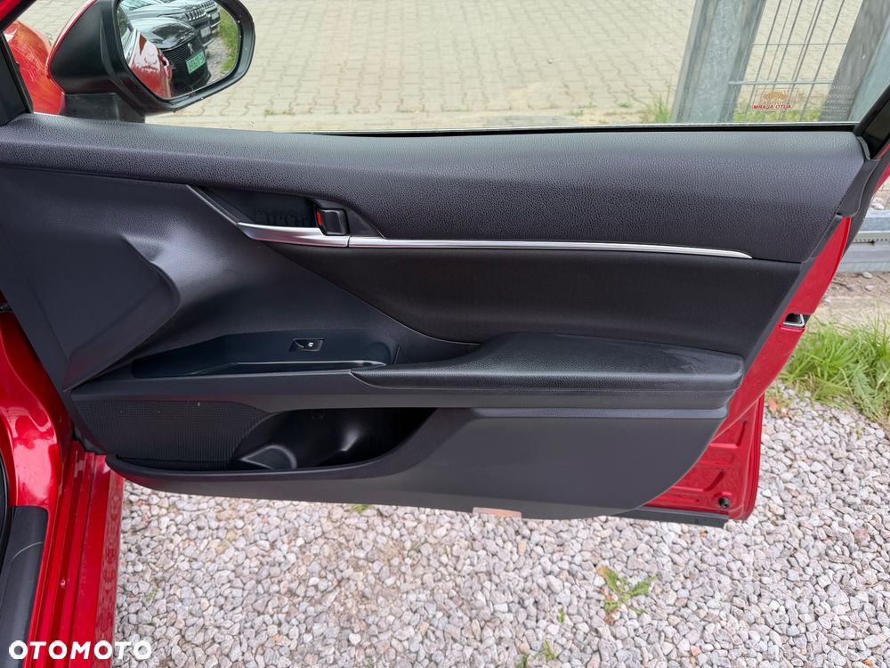 Toyota Camry 2.5 Hybrid Comfort CVT - 35
