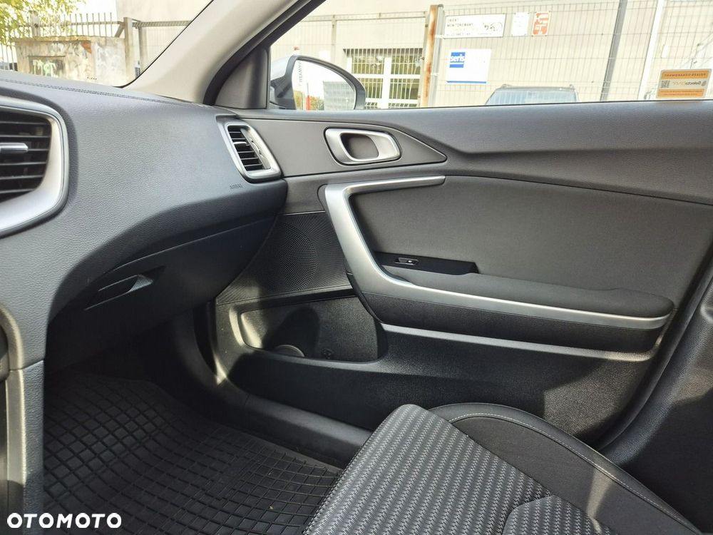 Kia Ceed 1.5 T-GDI M DCT - 28