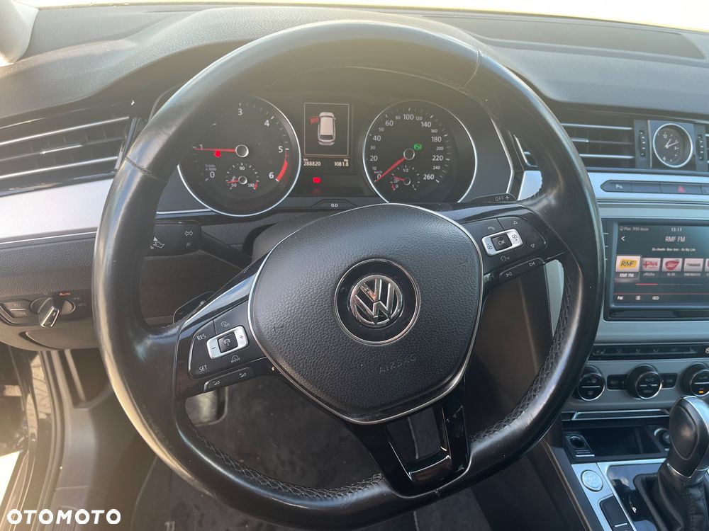 Volkswagen Passat 2.0 TDI SCR DSG Comfortline - 9