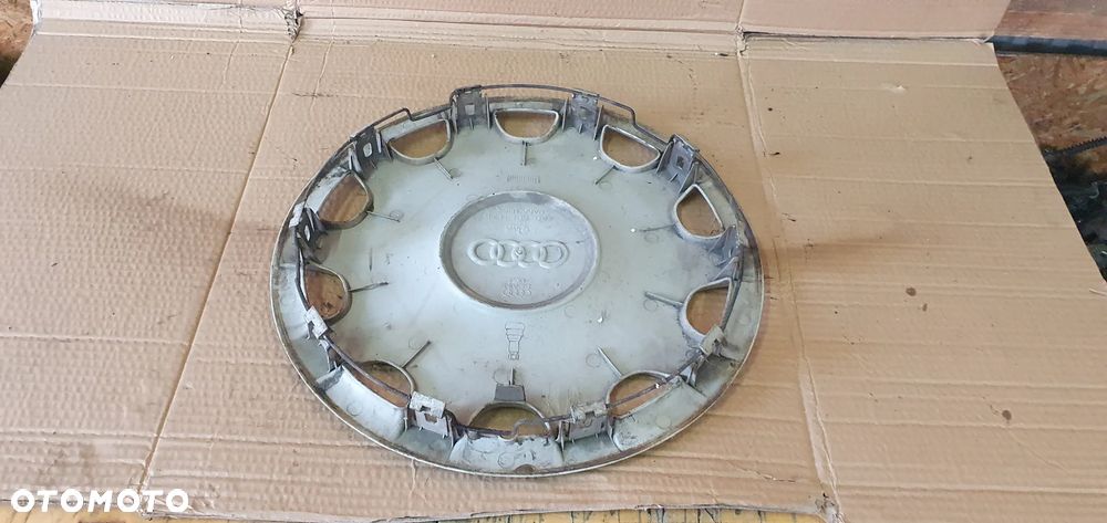 Dekielek kołpak kapsel 15" Audi A3 8L 4A0601147B - 4