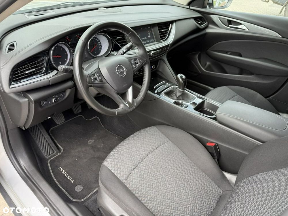 Opel Insignia - 19