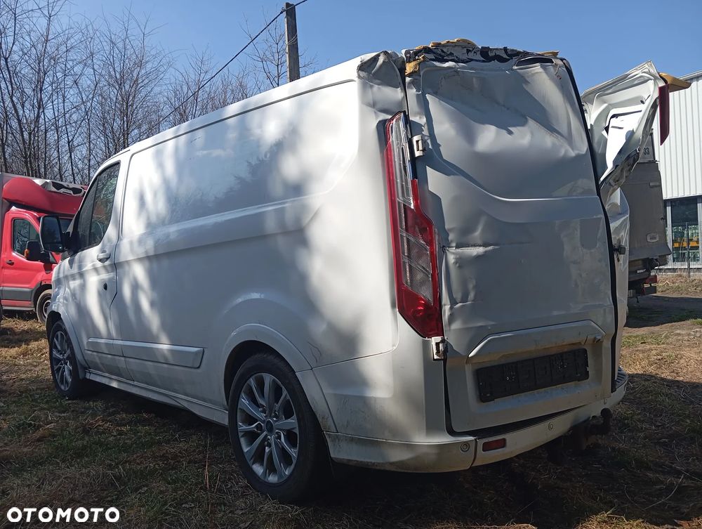 Ford Custom sport - 11