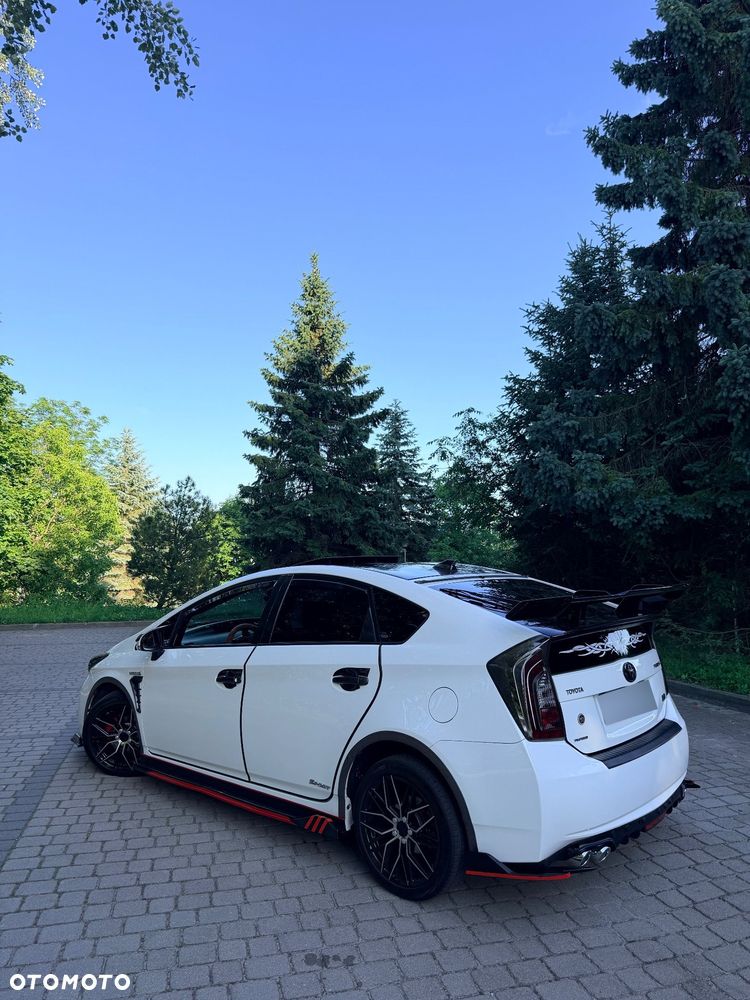 Toyota Prius 1.8 HSD Premium - 2