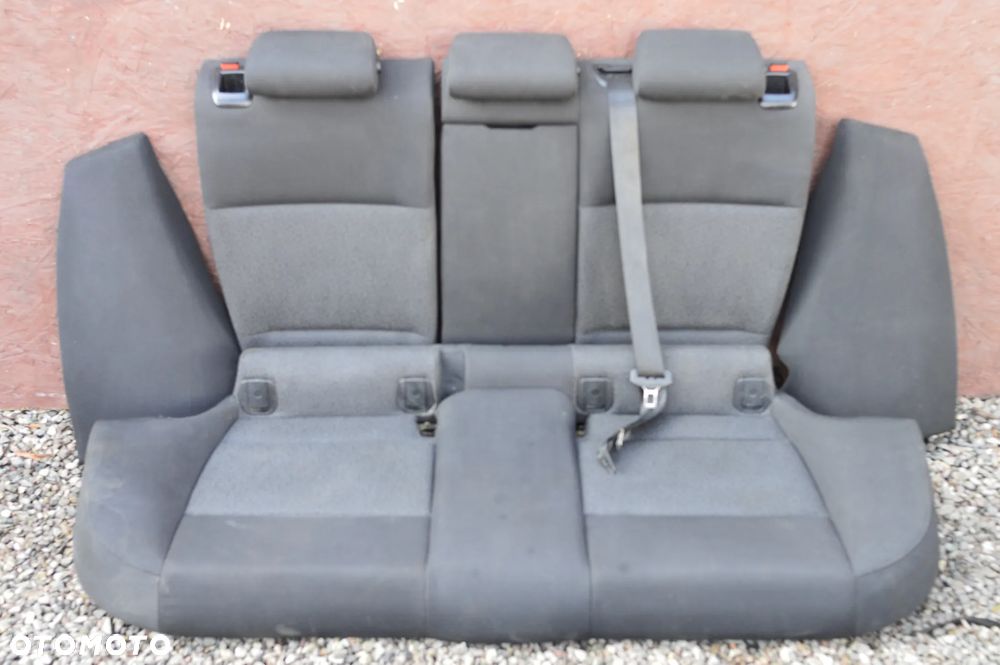 BMW E91 / E91 LCI ORYGINALNA KOMPLETNA KANAPA TYŁ ( SIEDZISKO + OPARCIE ) W WYKOŃCZENIU MATERIAŁOWE DO TOURINGA / KOMBI O NR. 52 20 7 133 818 / 52 20 7 118 813 W DOBRYM STANIE - 2
