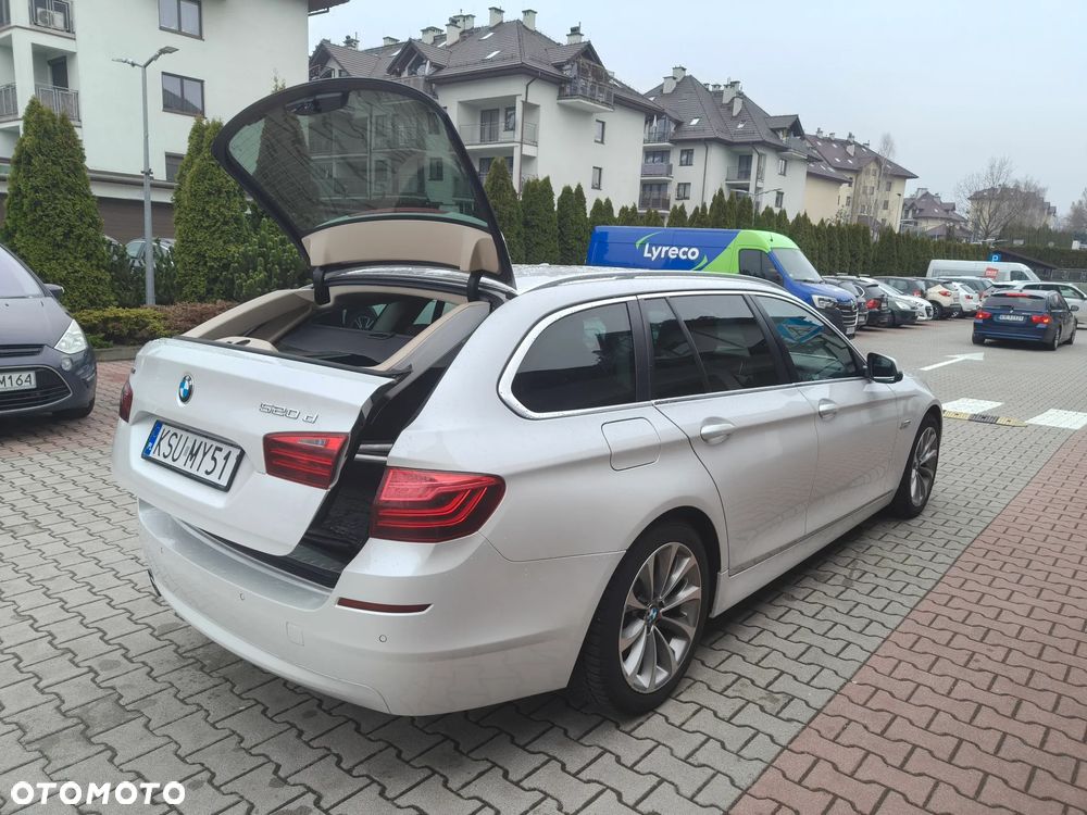 BMW Seria 5 520d xDrive - 13