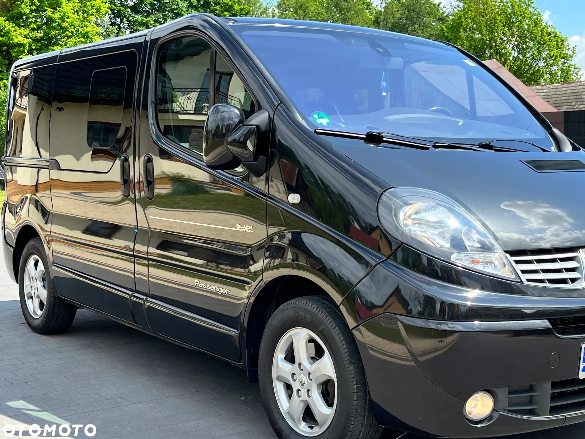 Renault Trafic Grand Passenger Black Edition - 12