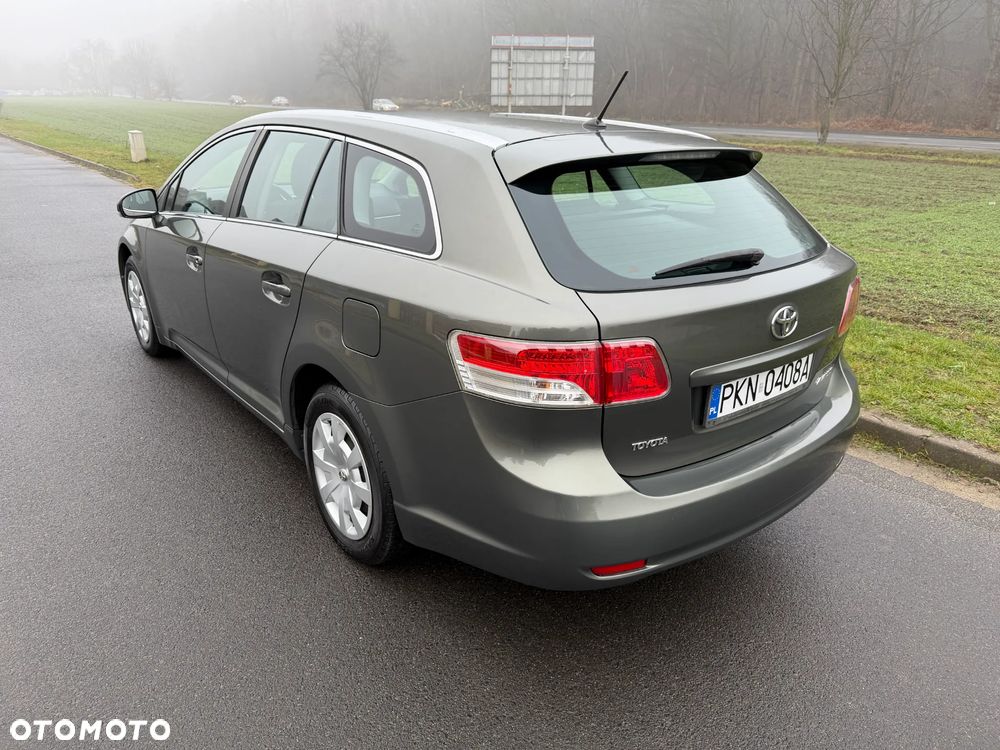 Toyota Avensis 1.8 Executive - 19