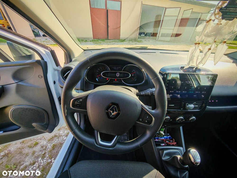 Renault Clio - 6