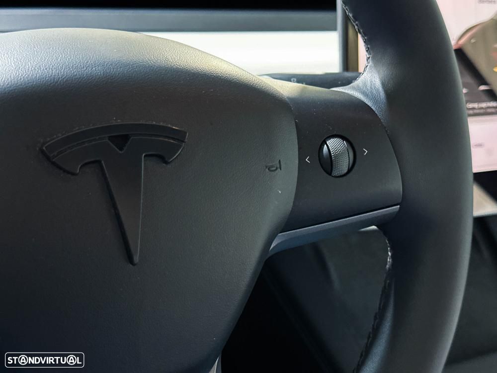 Tesla Model Y Standard - 42